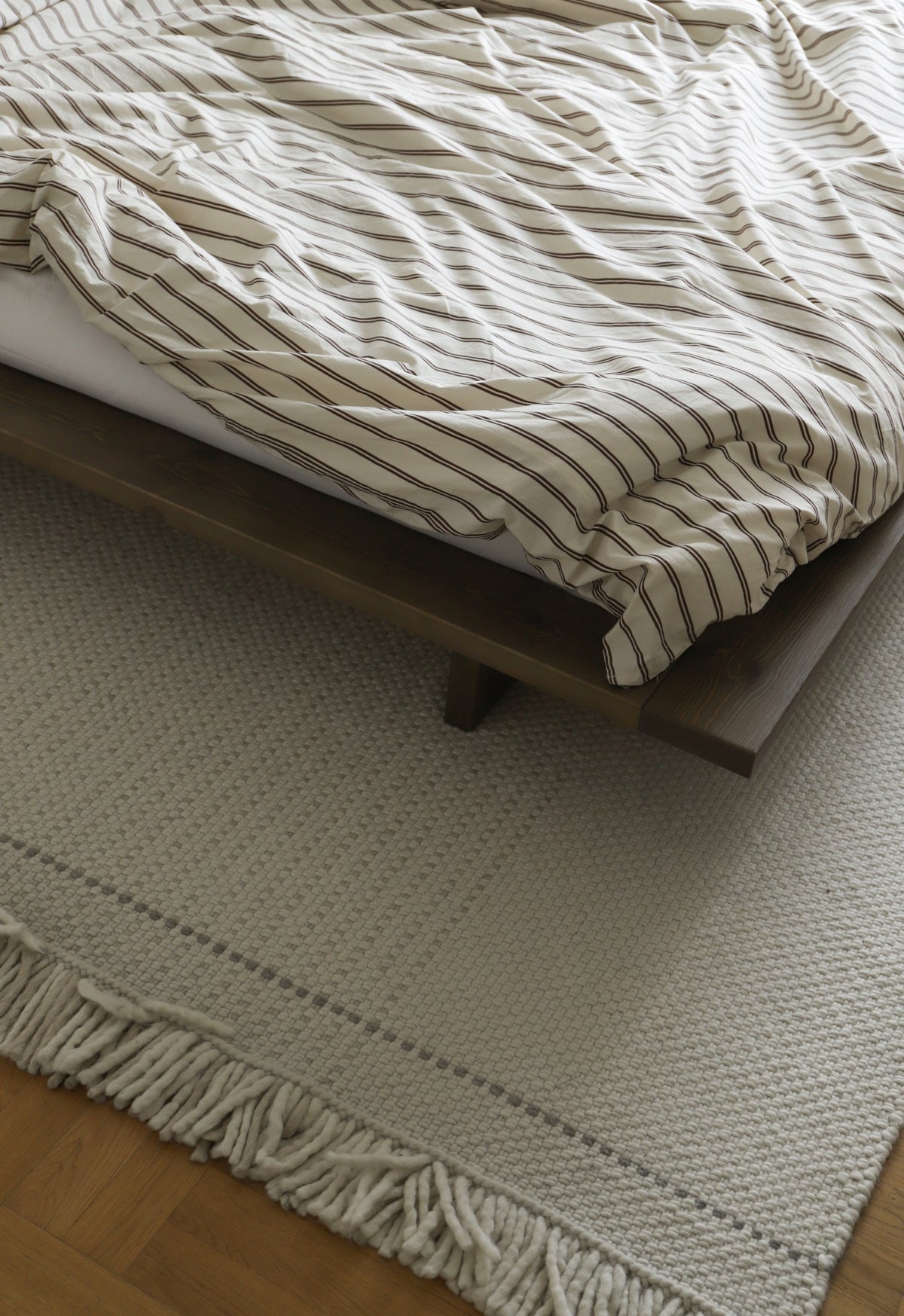 JAPAN BED CAROB BROWN 160 X 200