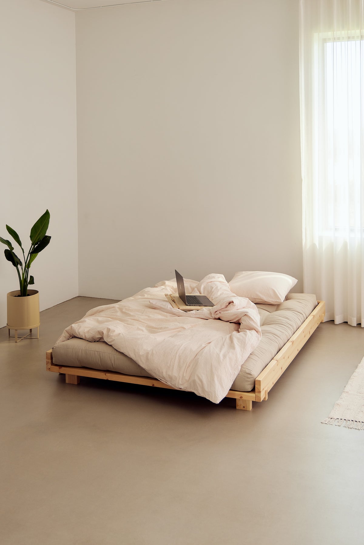 SOCIAL BED CLEAR LACQUERED 140 X 200