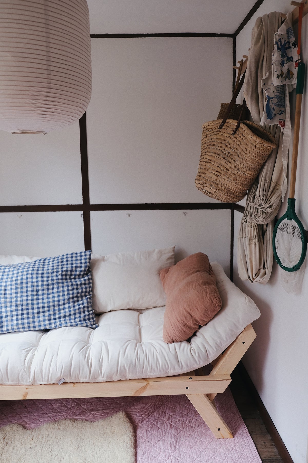 BEBOP CLEAR LACQUERED W. 4-LAYER MIXED MATTRESS BORDEAUX