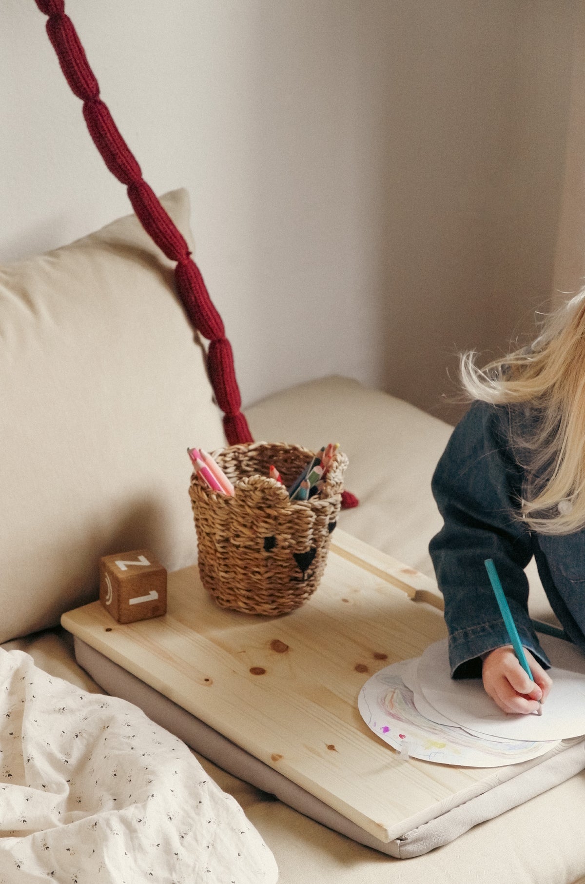 TABLE BFF POUR LAPTOP LAQUÉE TRANSPARENTE