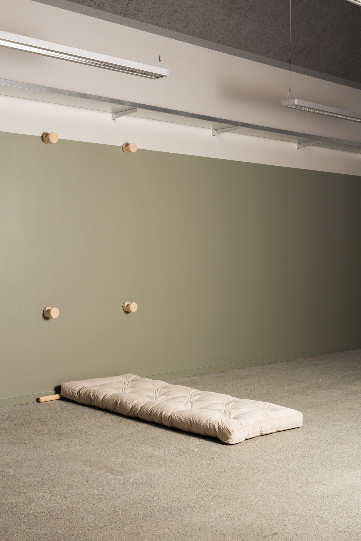 HOOKED RAW 75 X 200 W. BRAVO MATTRESS SOFT CHALK