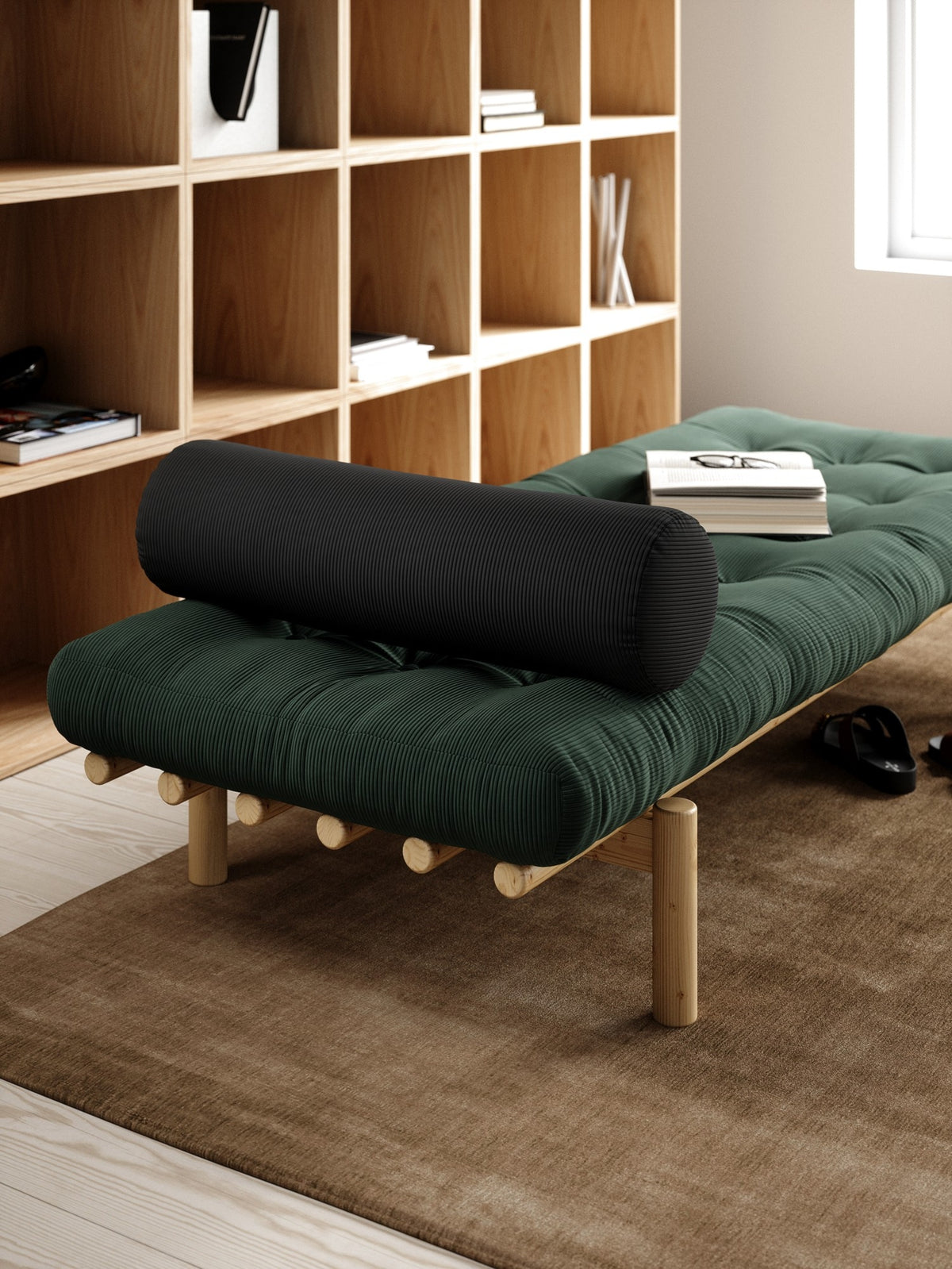 NEXT DAYBED CLEAR LACQUERED W. 4-LAYER MIXED MATTRESS IVORY
