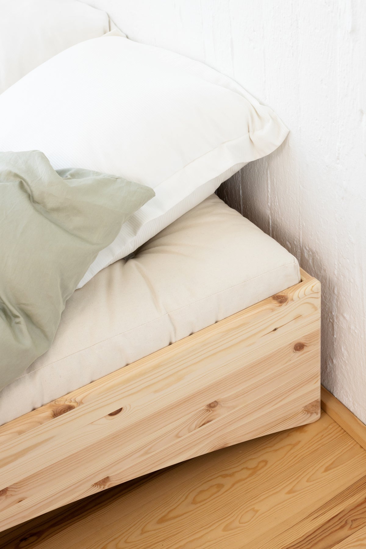 ORBIT BED RAW 140 X 200
