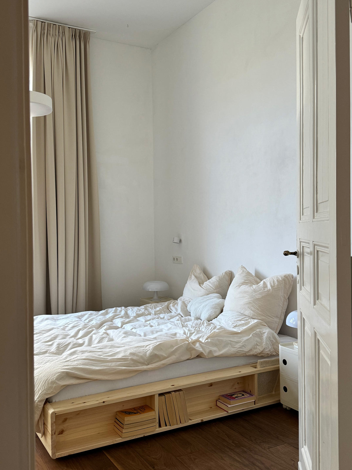 ZIGGY BED CLEAR LACQUERED KING SIZE